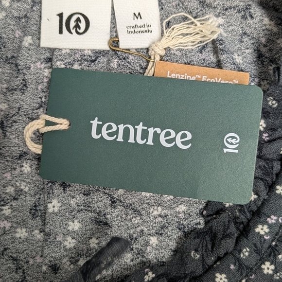 Tentree EcoWoven women's crepe smocked floral blouse in graphite size M - Picture 4 of 12